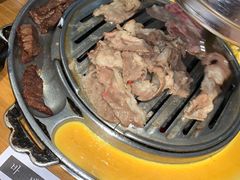 -青瓦炭韩潮烤肉(花园道店)