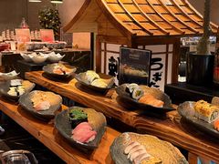 -广州万富希尔顿酒店·感趣自助餐厅·金秋蟹宴生蚝海鲜刺身