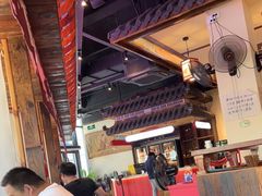 大堂-先启半步颠小酒馆(白麓里店)