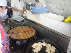 -黄阿姨锅贴大王(万航渡路店)