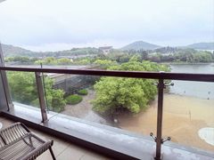-上海佘山世茂艾美酒店