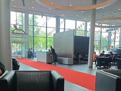 -成都中升之星奔驰4S店