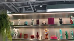 -PE SALON