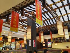 -阿瓦山寨·湘菜现炒·剁椒鱼头王(咸阳总店)