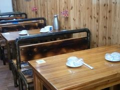 大堂-老东镇啤酒屋海鲜加工·蒸汽海鲜·海鲜烧烤(台东店)