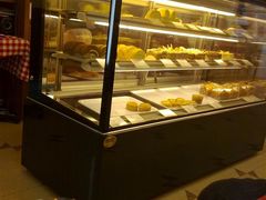 面包甜点陈列柜-红宝石·鲜奶小方·海派西点房(南丹店)