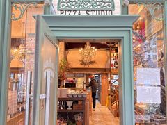 -玛格萝妮比萨屋(四平店)