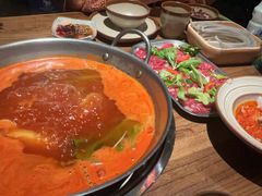 -野山舂·贵州现舂酸汤火锅(鸿通城店)