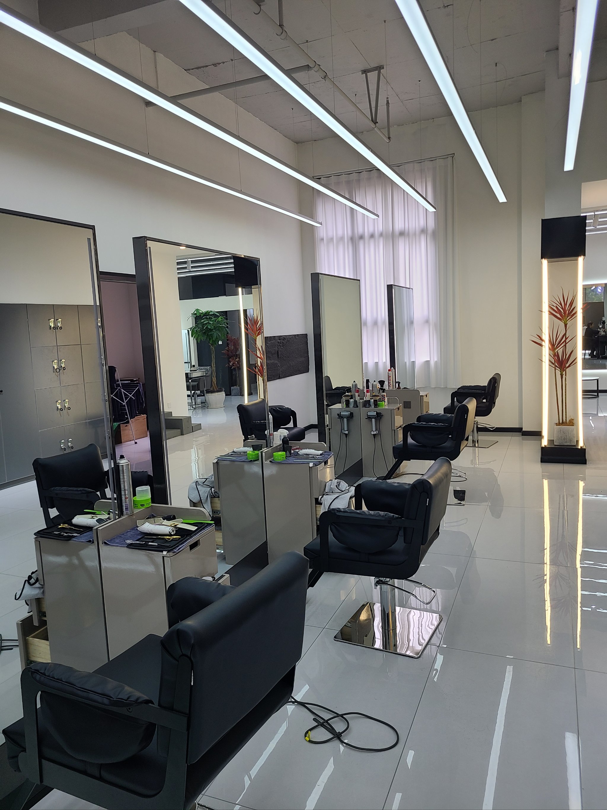 学府路上清清爽爽的理发店,人少不排队!