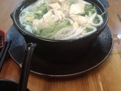 -丽虹云南过桥米线(兴工街店)