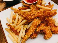 -临界音乐酒馆·小龙虾·江湖菜(华熙LIVE·鱼洞店)