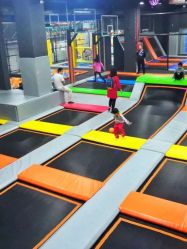 -蹦贝运动中心·蹦床·攀岩·闯关(龙岗店)