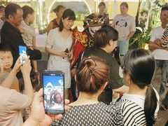 -茅草房·河畔园林火锅