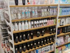 -名创优品(中原万达2F店)