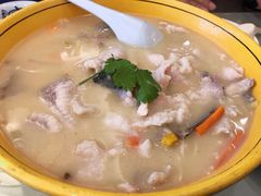 酸汤鮰鱼-八珍饺子·烤鸭·家常菜