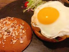 -HIGH FIVE哈福手工汉堡(桂林路店)