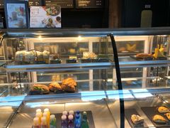面包甜点陈列柜-星巴克(上海汇锦里店)