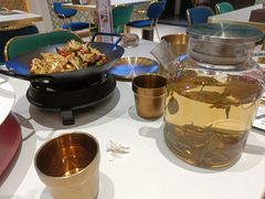 -沙枣树辣子鸡•新疆家常菜(喀什西路店)