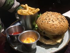 香浓蘑菇牛肉汉堡-bluefrog蓝蛙(悠唐购物中心店)