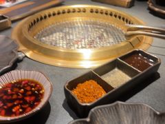-铭牛烧肉·和牛海鲜自助(高新月牙湖店)
