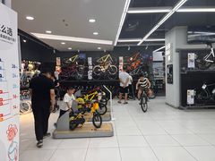 -迪卡侬(高新万达店)