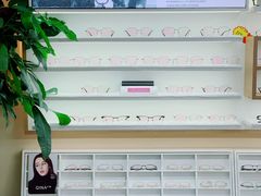 -视野联行眼镜·蔡司·控优点授权(长白万象汇店)