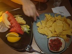 -FOUR PLAY BAR
