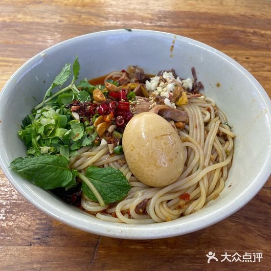 向东街红汤牛肉面(五星商城店)