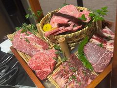 -山川小町·极番烧肉(新地假日广场店)