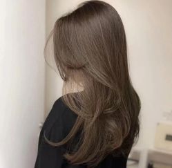 -茶发Salon·烫发染发理发