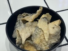 炸鱼皮-肥汁米蘭香港米线(长宁来福士店)