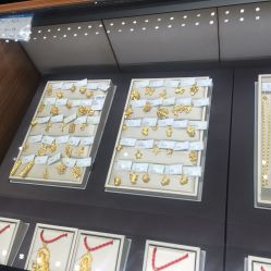 -周大福 CHOW TAI FOOK(新世界百货崇文店)