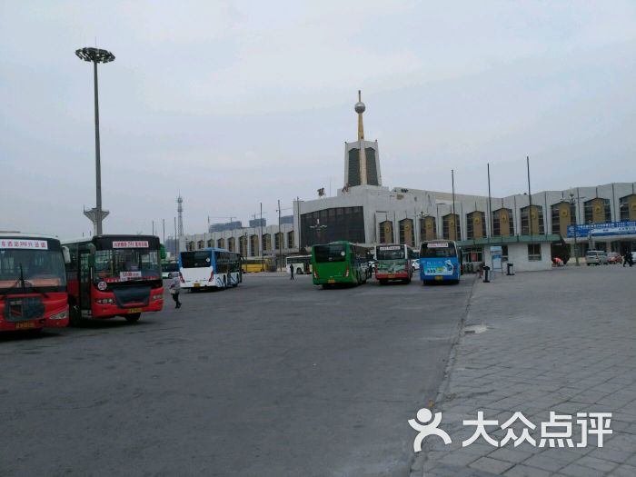 銀川火車站空無一人的西廣場圖片 - 第4張