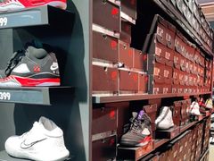 -NIKE上海青浦优选体验店