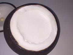 -志龙皇冠吃货椰子铺