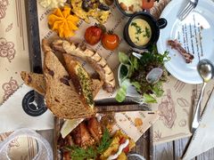 -Mark&Mars Restaurant
