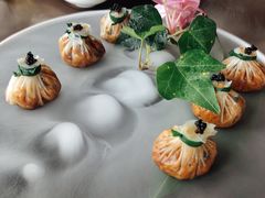 鱼子酱菌香布袋-三利音·东方司宴(外滩店)