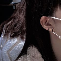 -花师傅专业手穿耳洞打耳洞穿孔