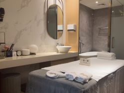 -香港倾城国际·美容美体中心