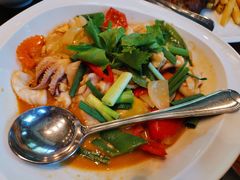 -Chom Cafe and Restaurant