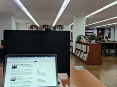 -上海市静安区图书馆(新闸路馆)