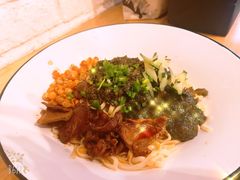 烧椒皮蛋牛肉拌粉-拌面小当家