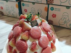 草莓富士山-卷心卷意·轻甜蛋糕(新光天地店)