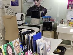 -诺柯视眼镜-蔡司依视路官方工厂店(淞南一店)