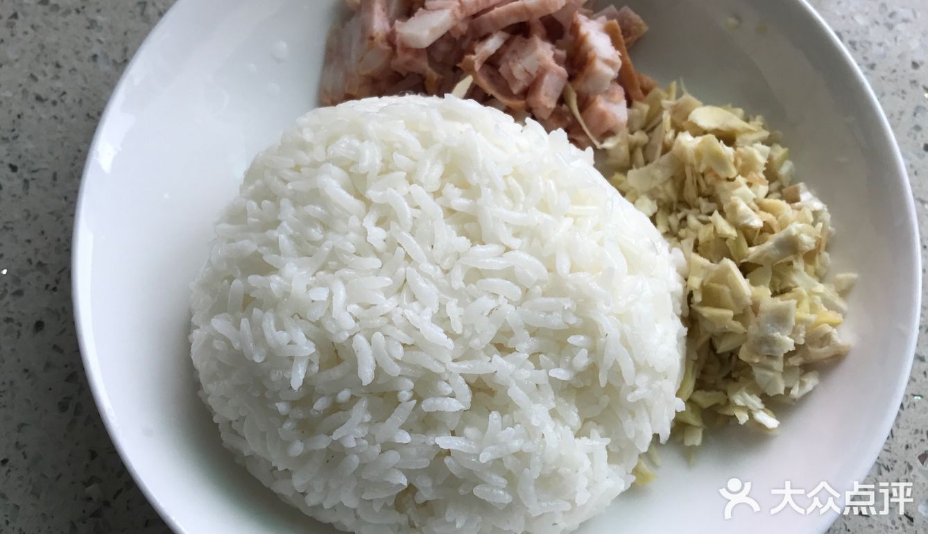 一个人的美食之旅——“莴笋叶炒饭”