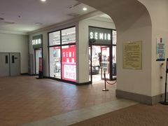 -枫叶小镇奥特莱斯