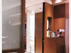 -上海滴水湖皇冠假日酒店