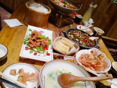 -老滇山寨•云南特色菜•地方菜•民族风情歌舞表演(金碧店)