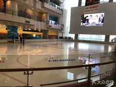 -冰纷万象滑冰场(二七万象城店)