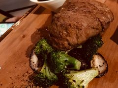炭烤菲力牛排佐黑胡椒汁-秀·爱尔兰餐吧(上海路店)